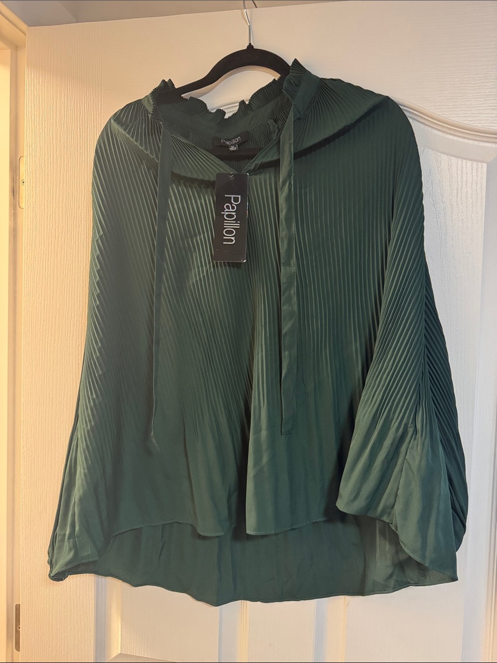 Papillon Blanc Forest Green Pleated Tie-Neck Blouse